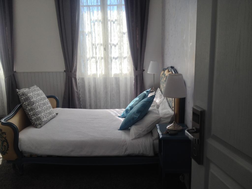Hotel Le Petit Dragon Rouge Miers Zimmer foto
